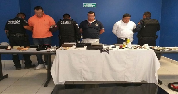 Policía de San Andrés Cholula detiene a 3 por robo a casa habitación