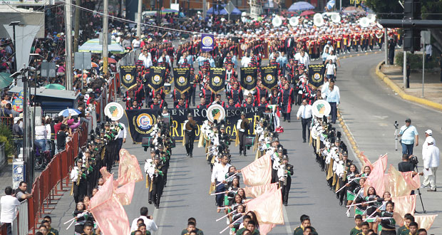 El tradicional Desfile 5 de Mayo regresa a sus orígenes y revive su colorido