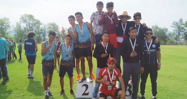 Alumnos de Zacapoaxtla ganan 3 oros en concurso deportivo
