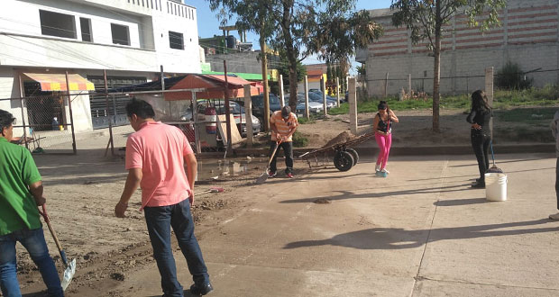 Piden pavimentación para calles de colonia antorchista en Puebla