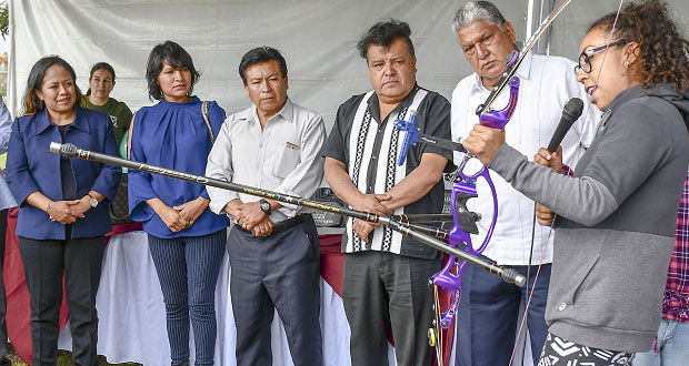 Ayuntamiento de Cuautlancingo abre primera escuela de tiro con arco