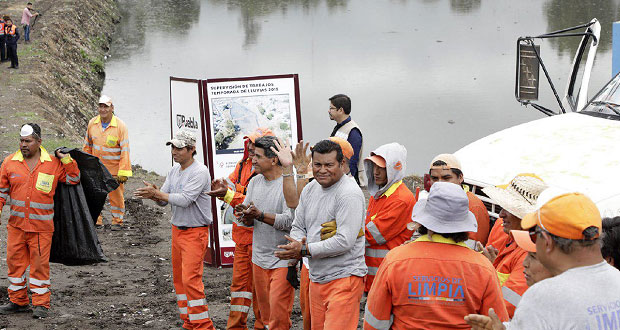Ayuntamiento de Puebla supervisa limpieza en el Puente Negro