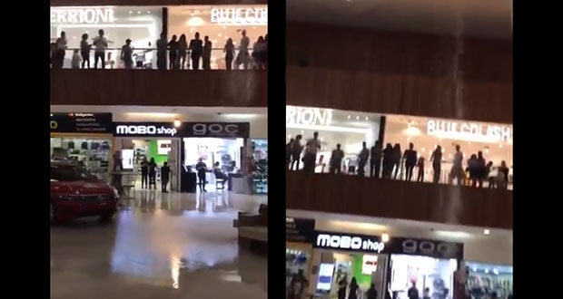 Centro comercial se inunda y músicos tocan canción de Titanic