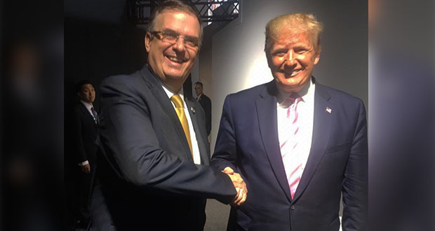 En inicio de G-20, Ebrard estrecha mano y se toma foto con Trump