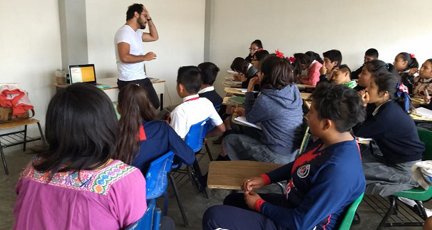 Imparten en secundaria plática contra la violencia