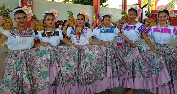 Movimiento Antorchista realiza programa cultural en Atzala