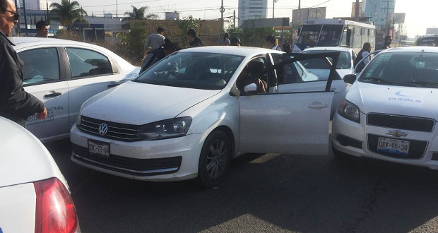 SIMT sanciona 3 conductores de transporte público y 4 taxis piratas