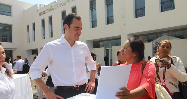 Secotrade entrega equipo a 46 beneficiarios para fomentar autoempleo