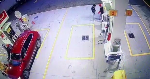 Tras asaltar gasolinera en Xoxtla, delincuentes matan a despachador