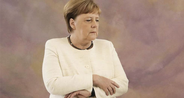 Merkel vuelve a sufrir temblores durante acto público en Alemania
