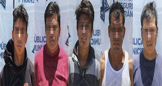Detienen a 5 por robar material de construcción en Puebla capital