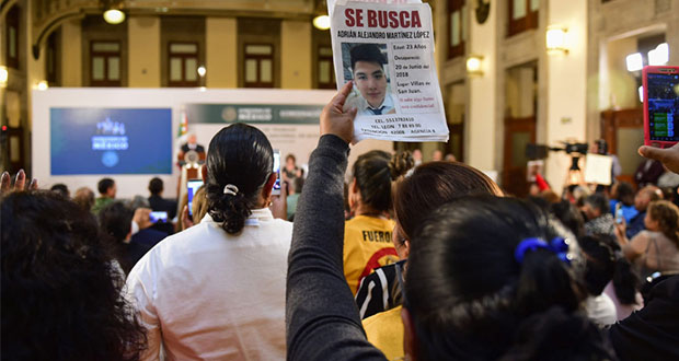 Con gritos y lágrimas, exigen a AMLO resultados ante desapariciones