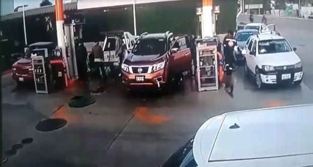 Lo secuestran en plena luz del día cuando cargaba gasolina en Amozoc