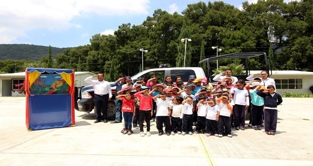 Ssptm imparte a niños de Azumiatla curso de uso responsable del 911