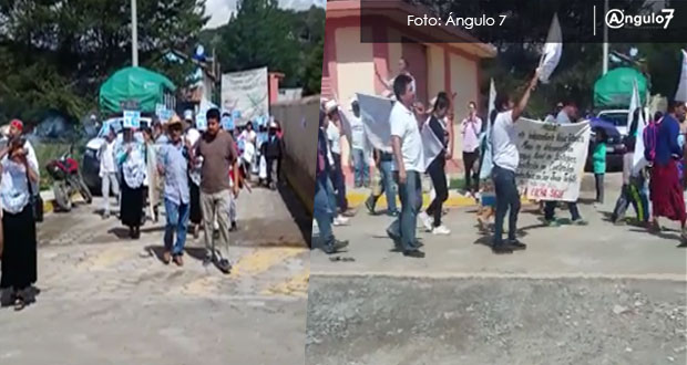 Opositores protestan a 2 días de la reunión sobre proyecto de Ixtacamaxtitlán