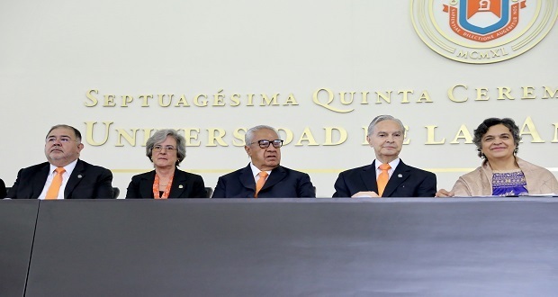 Pacheco Pulido asiste a graduación de 1,647 alumnos de la Udlap