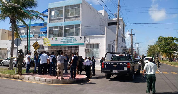 En Chetumal, “paquete bomba” estalla en bachiller y hiere a director