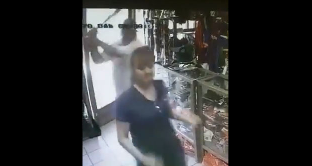 Procesan a sujeto captado golpeando con bate a mujer en Sonora
