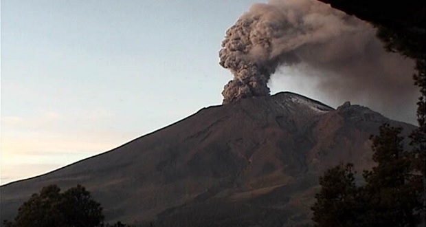 Continúa actividad volcánica, Popocatépetl registra otra explosión