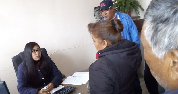 Antorchistas de Acajete acusan que alcalde no los atiende
