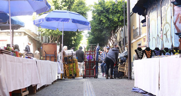 Artesanos se enfrentan en callejón "John Lennon"; Segom interviene. Foto: EsImagen