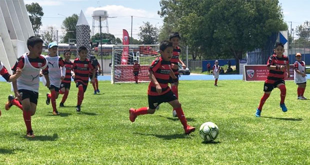 Audi México realiza campamento de fútbol para 120 niños