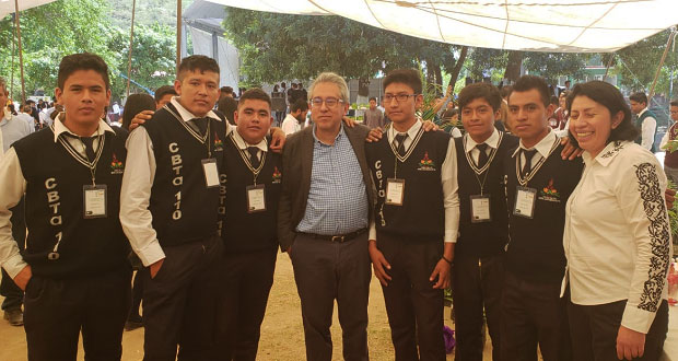 Invitan a jóvenes a estudiar carrera técnica en CBTA de Tecomatlán