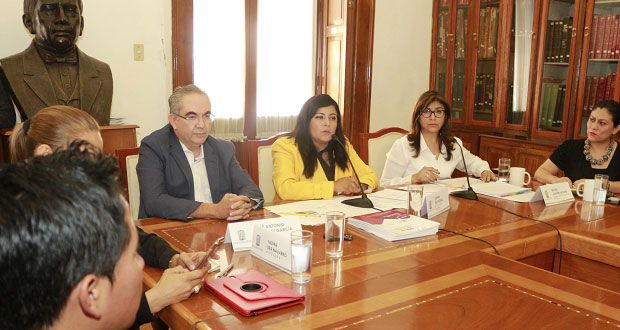 Secretaria de Salud no acude al Congreso y manda a funcionarios