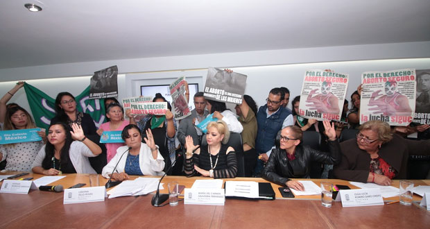 Comisión de Salud pide foros para analizar aborto; cambian redacción