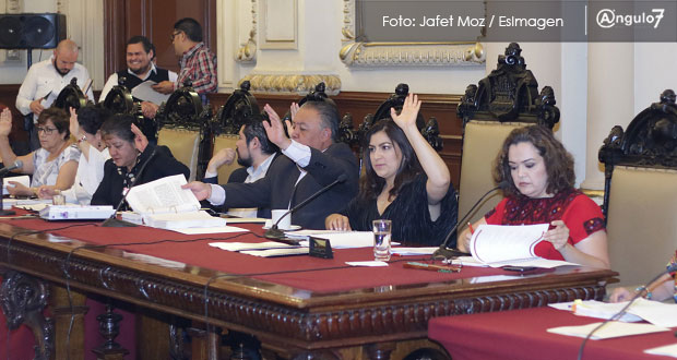Frena Rivera en Cabildo cancelación de bases; Tribunal de Arbitraje decidirá