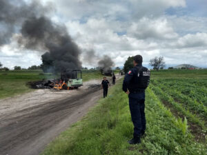 “Huachigaseros” se enfrentan con policías federales y municipales en Tepeaca