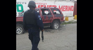 Huachigaseros-enfrentan-policías-federales-Tepeaca-2
