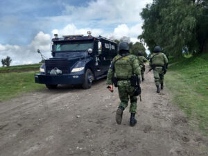 “Huachigaseros” se enfrentan con policías federales y municipales en Tepeaca