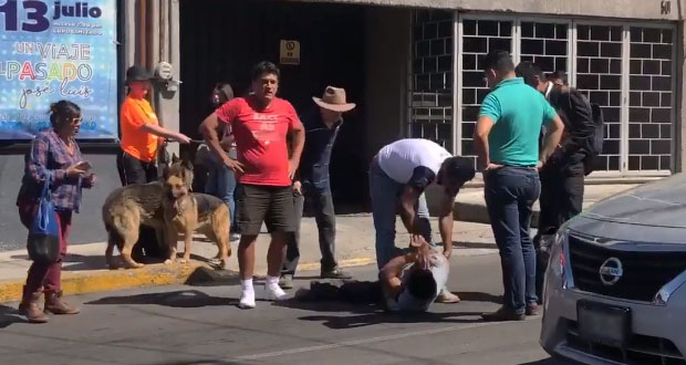 Retienen a hombre por robar en la ciclovía de la avenida Juárez