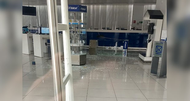 Roban celulares de centro de atención de Telcel en Vía San Ángel