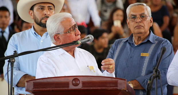 En escuelas de Tecomatlán, critican la “Cuarta Transformación”