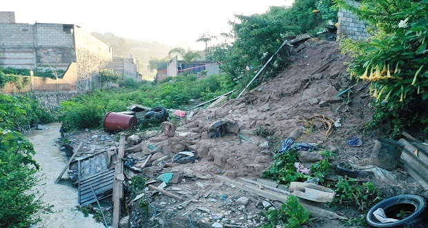 Sube a 7 el número de muertos por deslave en Chautla; 3 adultos y 4 menores