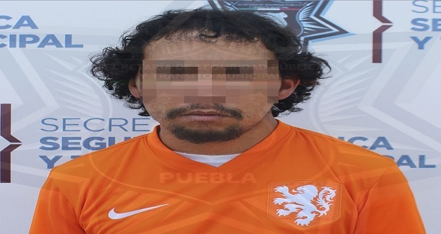 Detienen a 1 por portación de arma y a 4 más por tratar de impedirlo