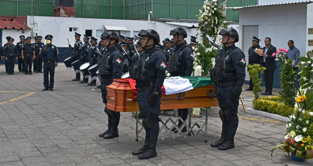 Rinden homenaje póstumo a policía caído en San José Los Cerritos