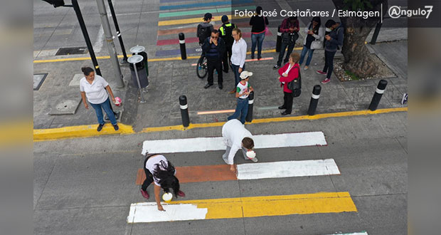 Asociación “Nacer es mi derecho” pinta de blanco paso peatonal incluyente. Foto: EsImagen