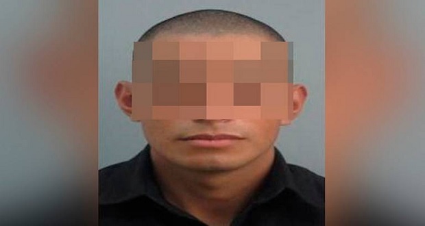 Policía Estatal de Puebla aparece desnudo en Veracruz tras robo
