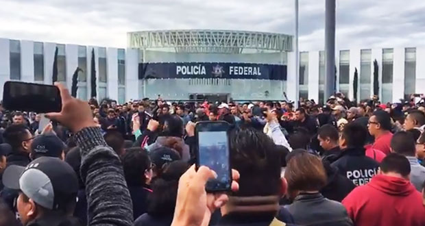 En CDMX, policías federales se manifiestan contra incorporación a GN