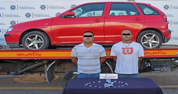 Detienen a dos por robar a chofer de la ruta 33 en Puebla capital