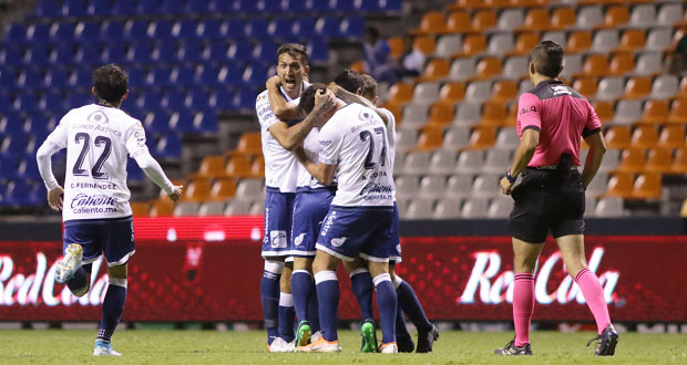 Juan Reynoso se presenta con remontada y victoria de último minuto