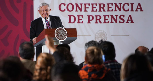 AMLO revela hallazgo de cámara infiltrada en sala de Palacio Nacional