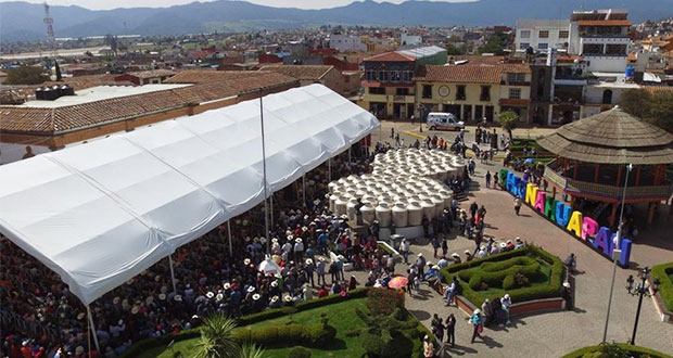 Alianza Felicidad inicia en Chignahuapan con entrega de 2 mil tinacos