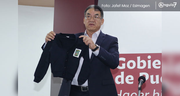 Alto costo, zapatos con desnivel y tallas imprecisas, detecta SEP en uniformes