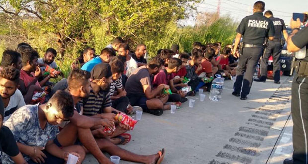 Aseguran a 65 migrantes procedentes de Asia en carretera de Veracruz