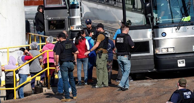 Autoridades estadounidenses detienen a 680 migrantes en Mississippi