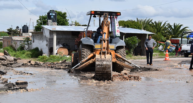 Ayuntamiento de Ixcaquixtla construye vado para evitar inundaciones